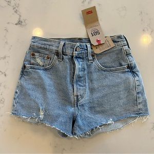 Levi denim shorts size 25. NWT